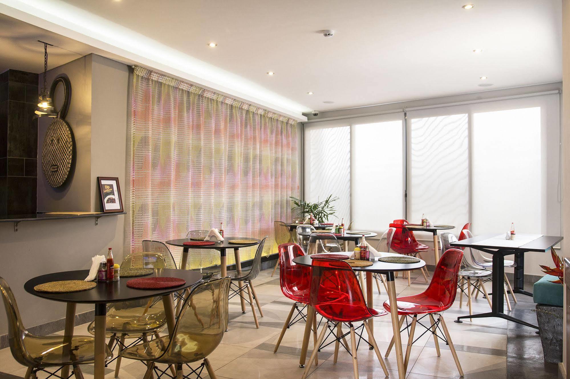Urbano Hotel By Roots Wiaboman Dış mekan fotoğraf