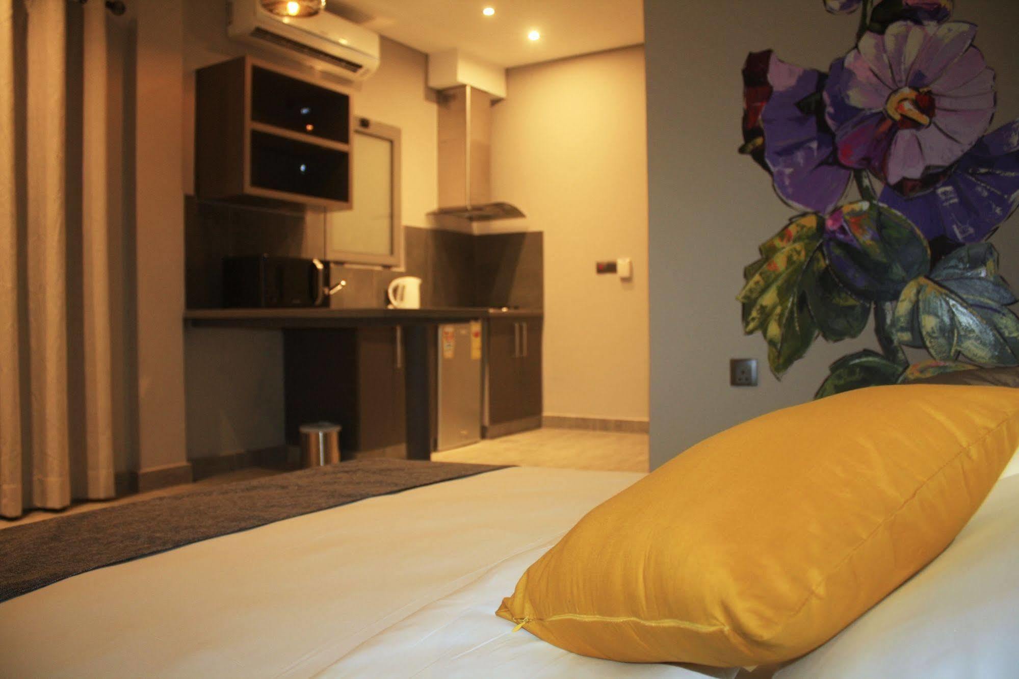 Urbano Hotel By Roots Wiaboman Dış mekan fotoğraf