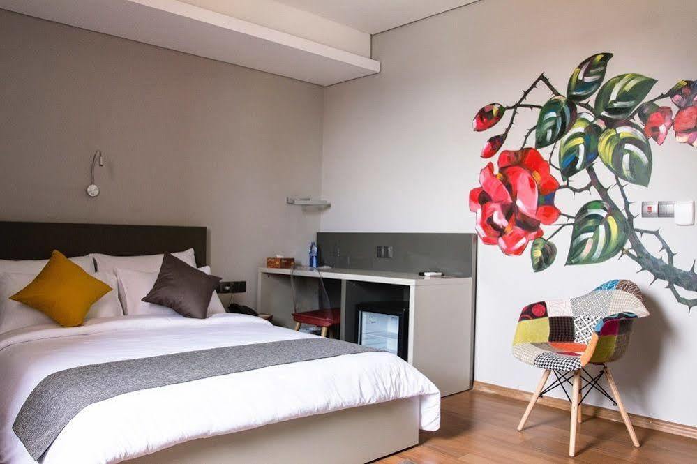 Urbano Hotel By Roots Wiaboman Dış mekan fotoğraf