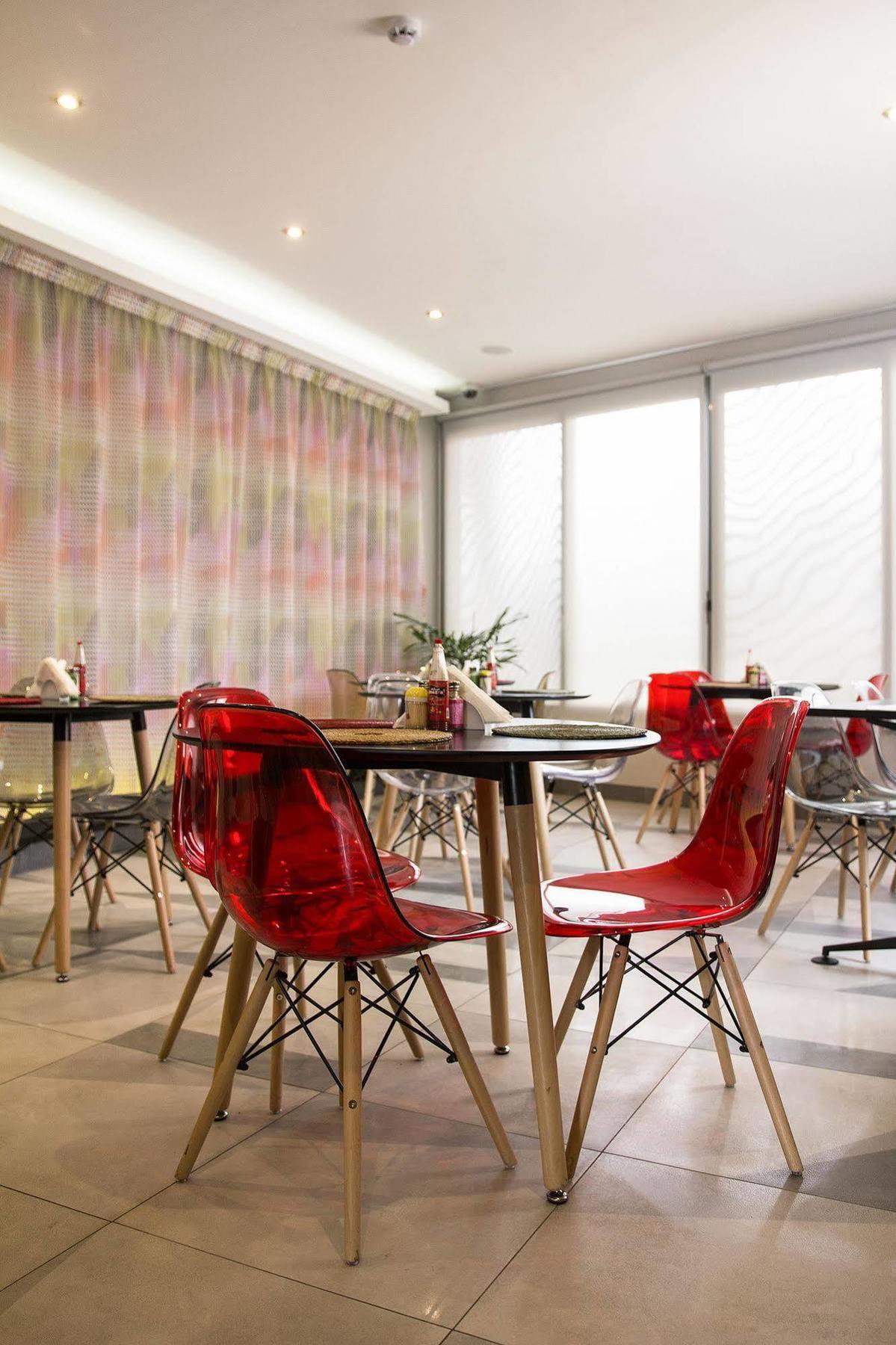 Urbano Hotel By Roots Wiaboman Dış mekan fotoğraf