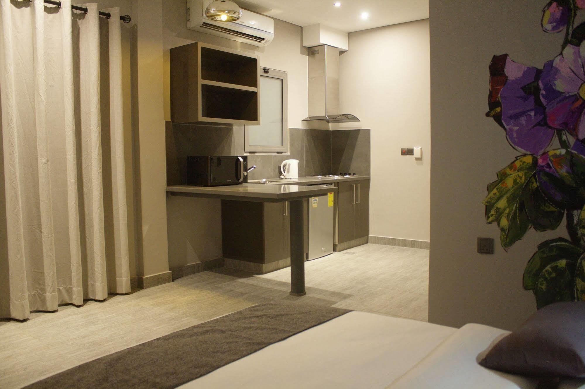 Urbano Hotel By Roots Wiaboman Dış mekan fotoğraf