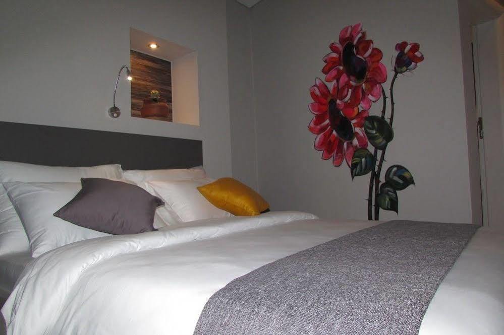 Urbano Hotel By Roots Wiaboman Dış mekan fotoğraf